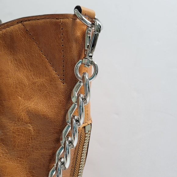 Michael Kors Devon Genuine Leather Large Tote Bag in Rich Caramel Magnetic Snap - Picture 4 of 15